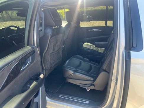 Used 2015 Cadillac Escalade ESV Platinum image 10