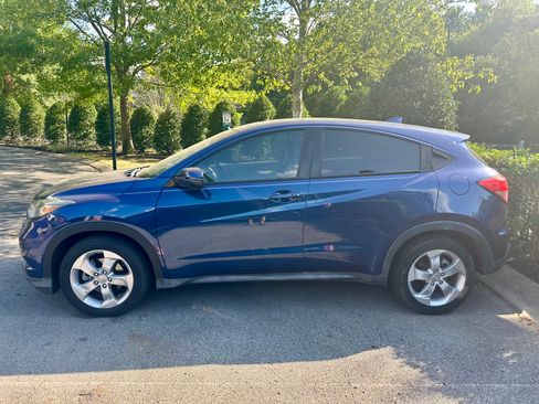 Used 2016 Honda HR-V EX image 9