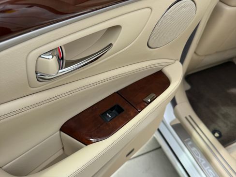 Used 2014 Lexus LS 460 AWD image 23