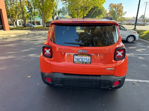 Used 2015 Jeep Renegade Latitude image 5