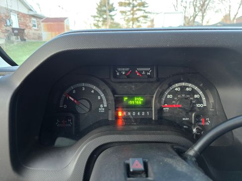 Used 2017 Ford E-450 and Econoline 450 Super Duty image 17