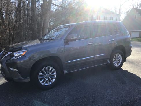 Used 2016 Lexus GX 460 image 17