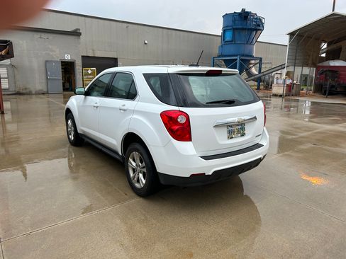 Used 2015 Chevrolet Equinox LS image 2