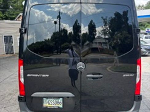 Used 2024 Mercedes-Benz Sprinter 2500 image 10