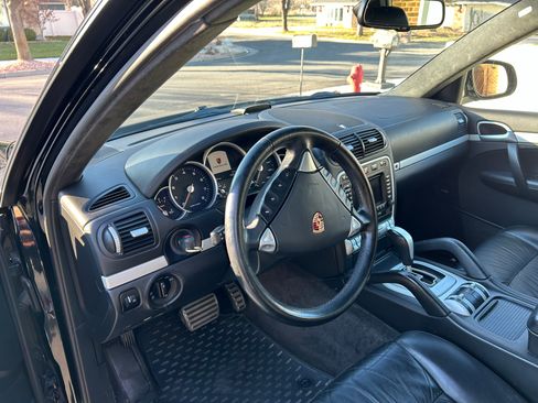 Used 2006 Porsche Cayenne Turbo S image 13