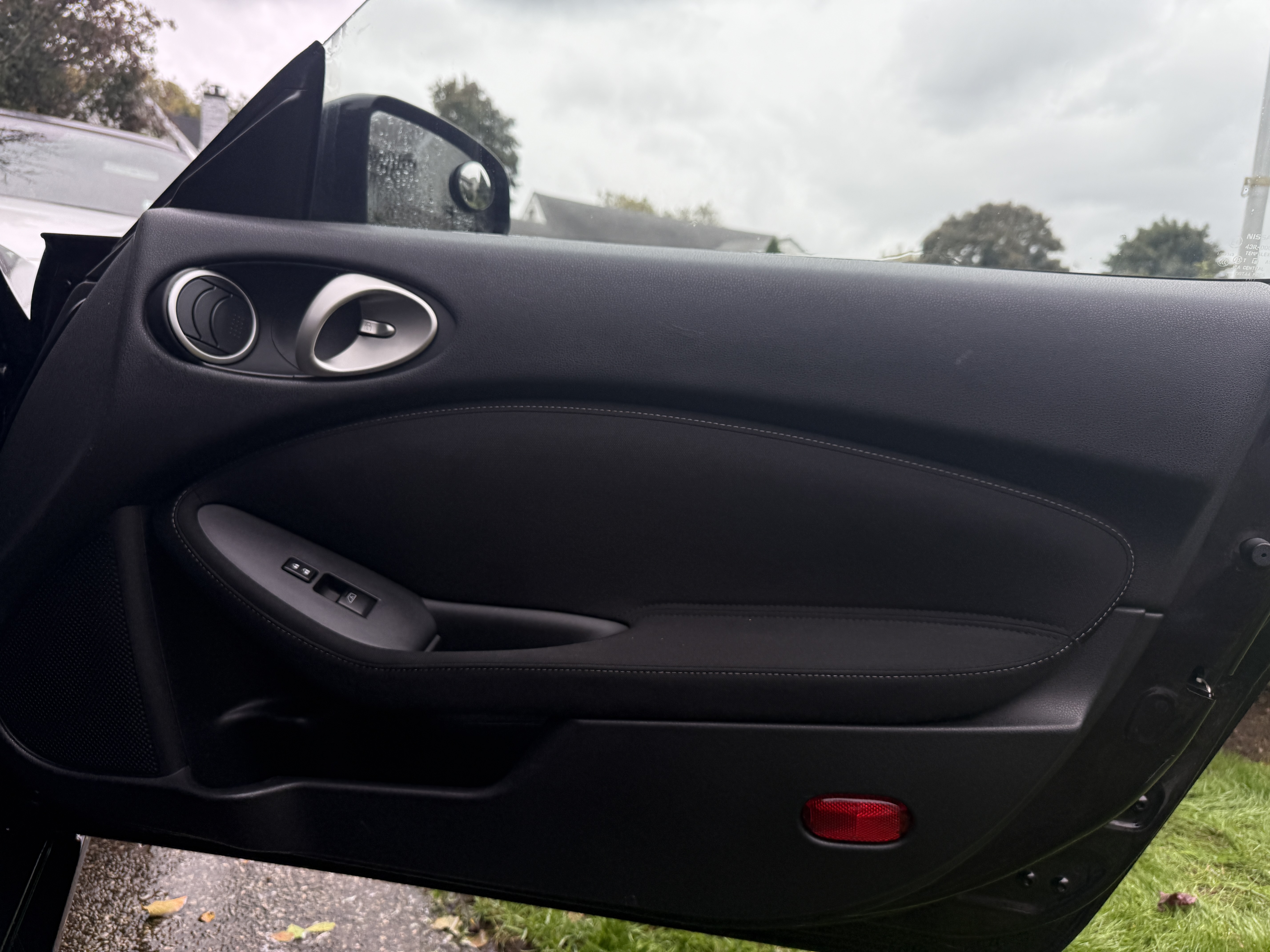 Used 2015 Nissan 370Z Coupe RWD image 19