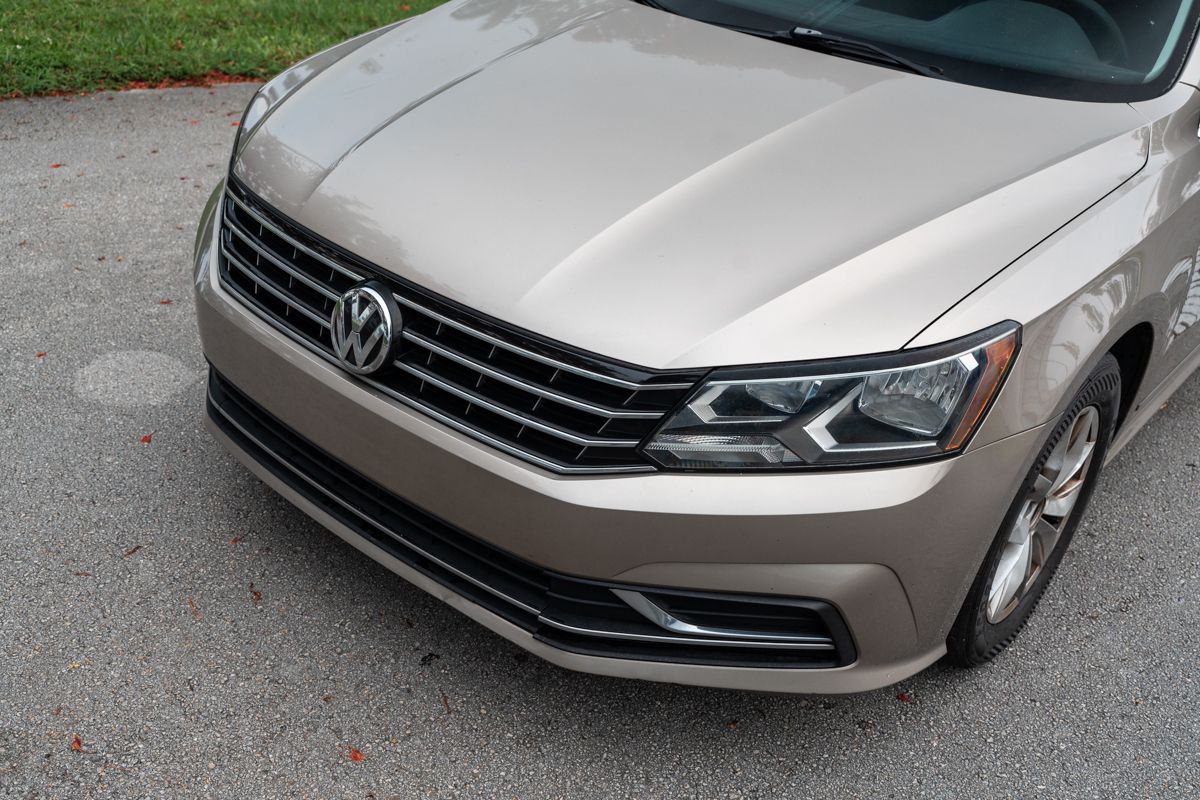 Used 2016 Volkswagen Passat 1.8T S FWD image 11