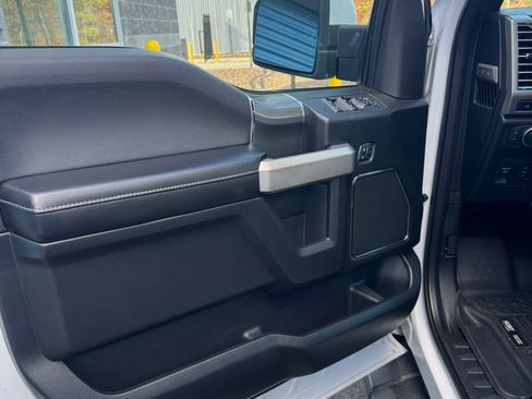 Used 2015 Ford F150 Lariat image 16