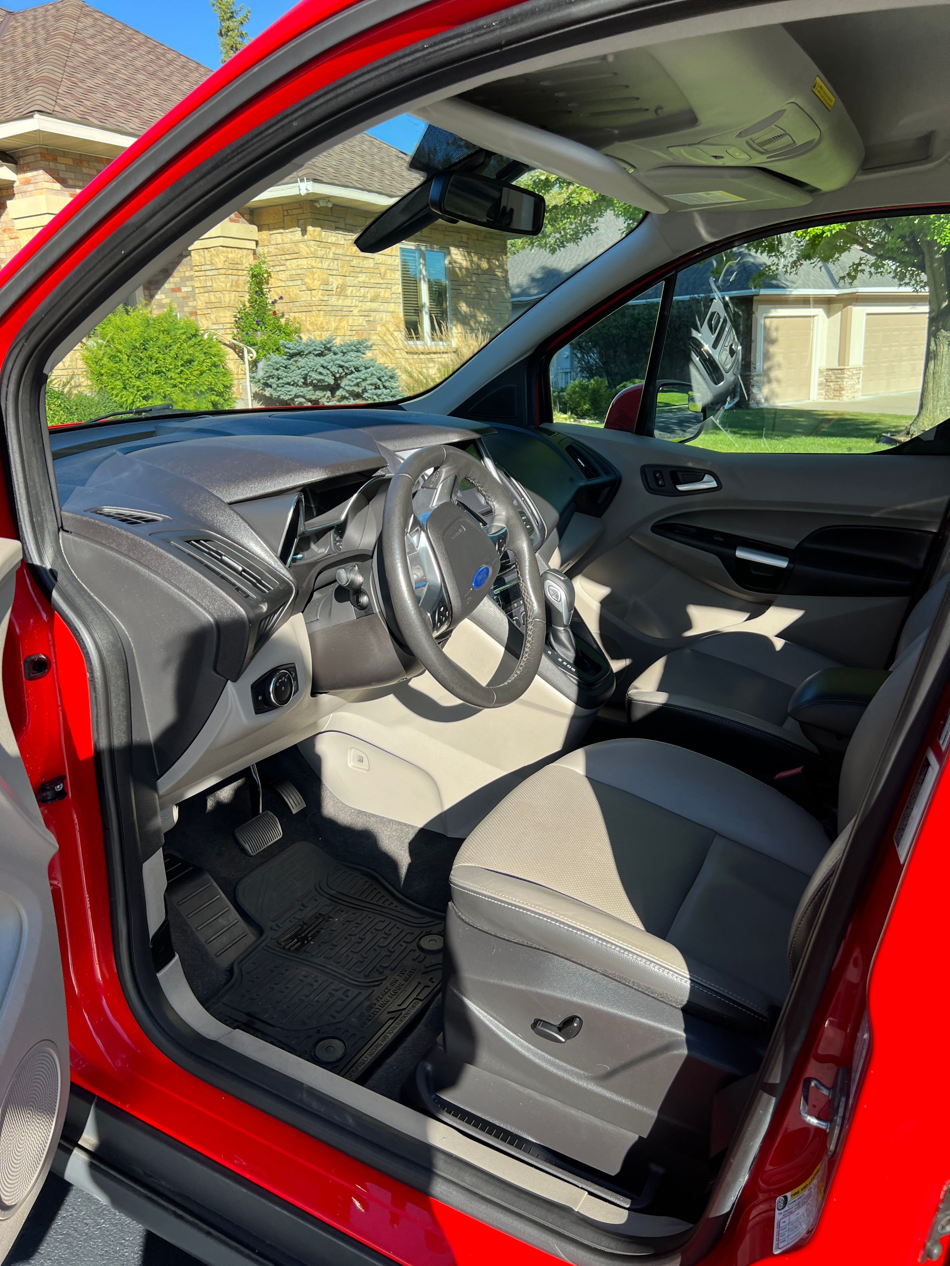 Used 2017 Ford Transit Connect Titanium FWD image 9