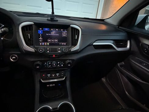 Used 2021 GMC Terrain SLT image 9