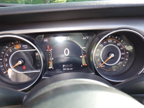 Used 2019 Jeep Wrangler Unlimited Sport S AWD/4WD image 12