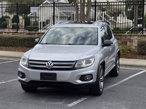 Used 2017 Volkswagen Tiguan Sport image 4