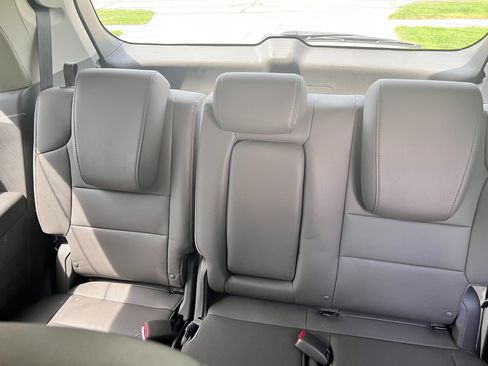 Used 2011 Honda Odyssey Touring Elite image 8