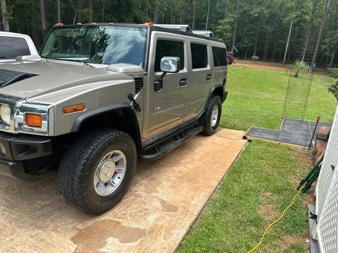 Used 2003 HUMMER H2 Luxury w/ Preferred Equipment Group image 13