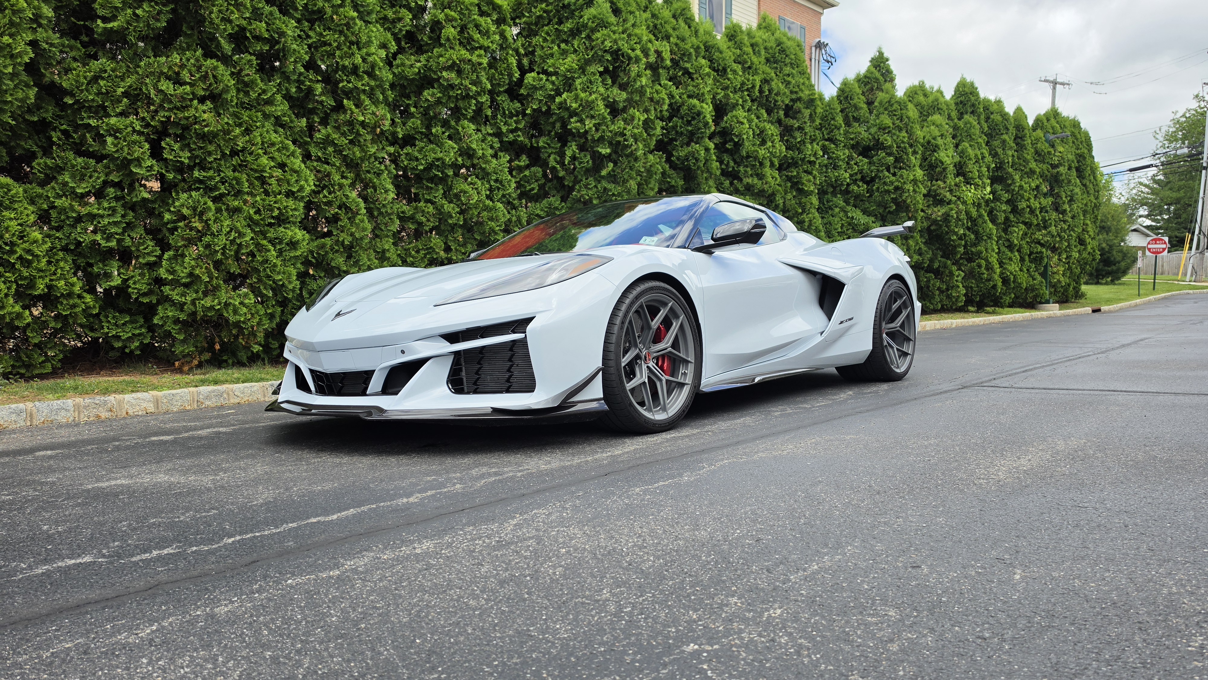 Used 2024 Chevrolet Corvette Z06 w/ Z07 Performance Package RWD image 1