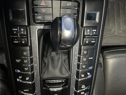 Used 2018 Porsche Macan GTS image 11