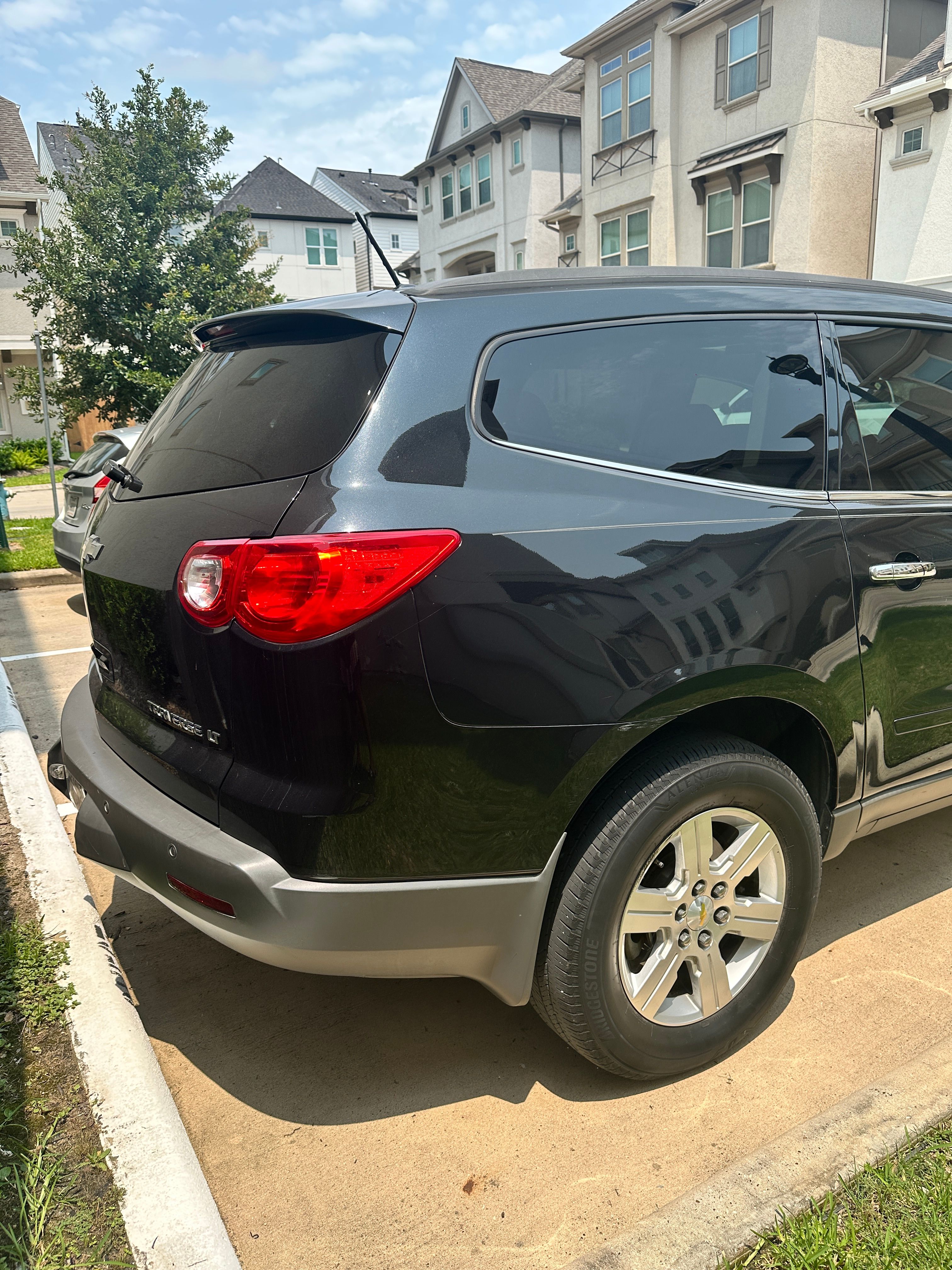 Used 2012 Chevrolet Traverse LT FWD image 10