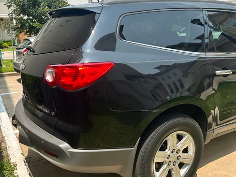 Used 2012 Chevrolet Traverse LT FWD image 10