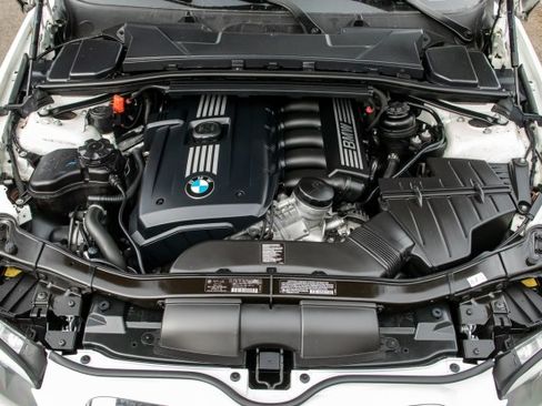 Used 2013 BMW 328i Convertible image 26