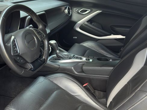 Used 2016 Chevrolet Camaro LT RWD image 19