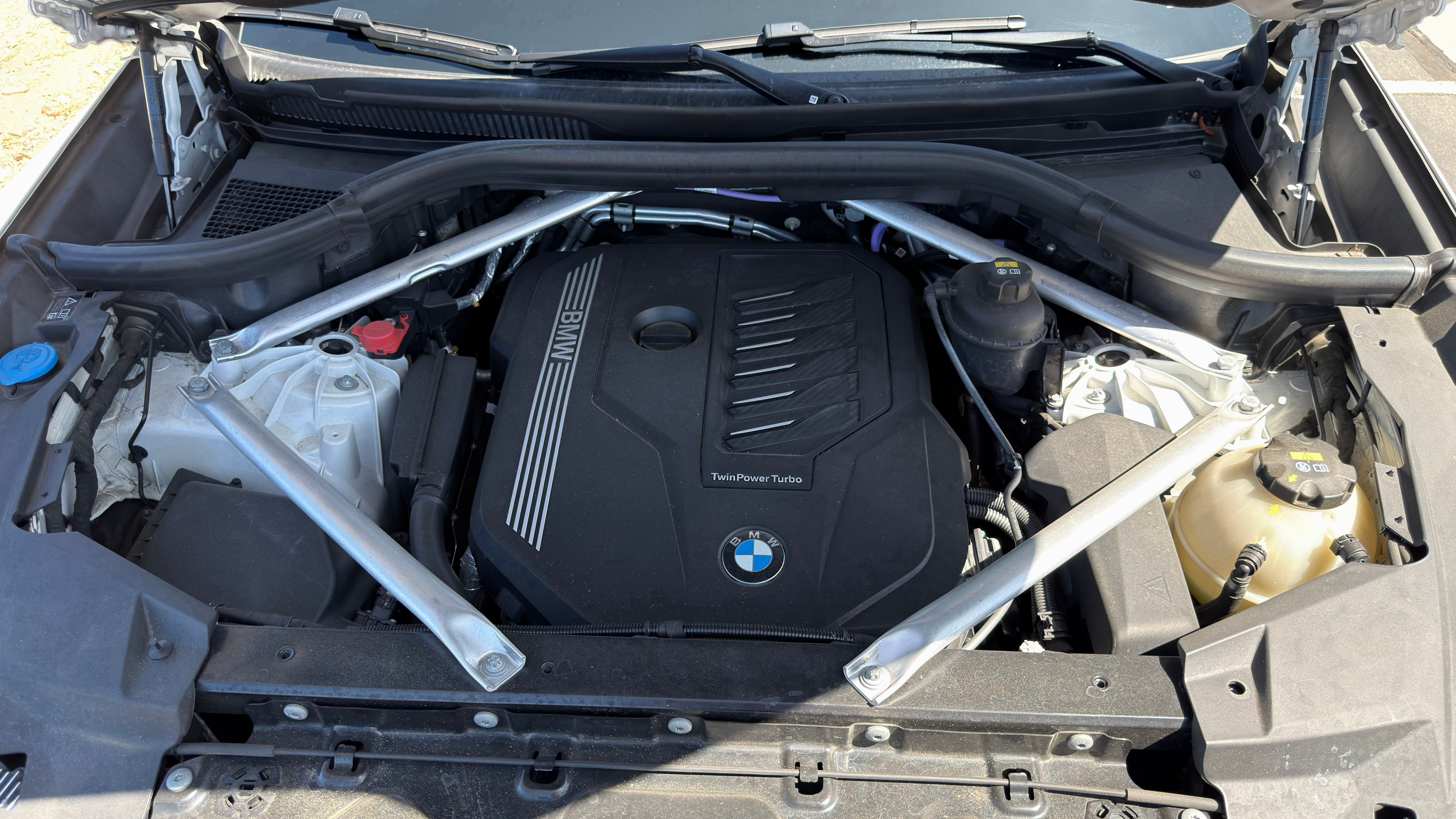 Used 2022 BMW X5 xDrive40i w/ M Sport Package AWD/4WD image 21