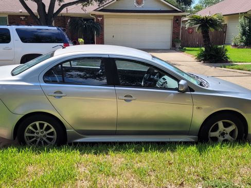 Used 2011 Mitsubishi Lancer ES image 4