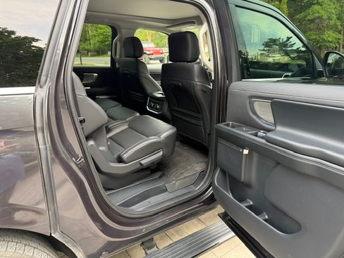 Used 2025 Ford Expedition Max Platinum AWD/4WD image 9