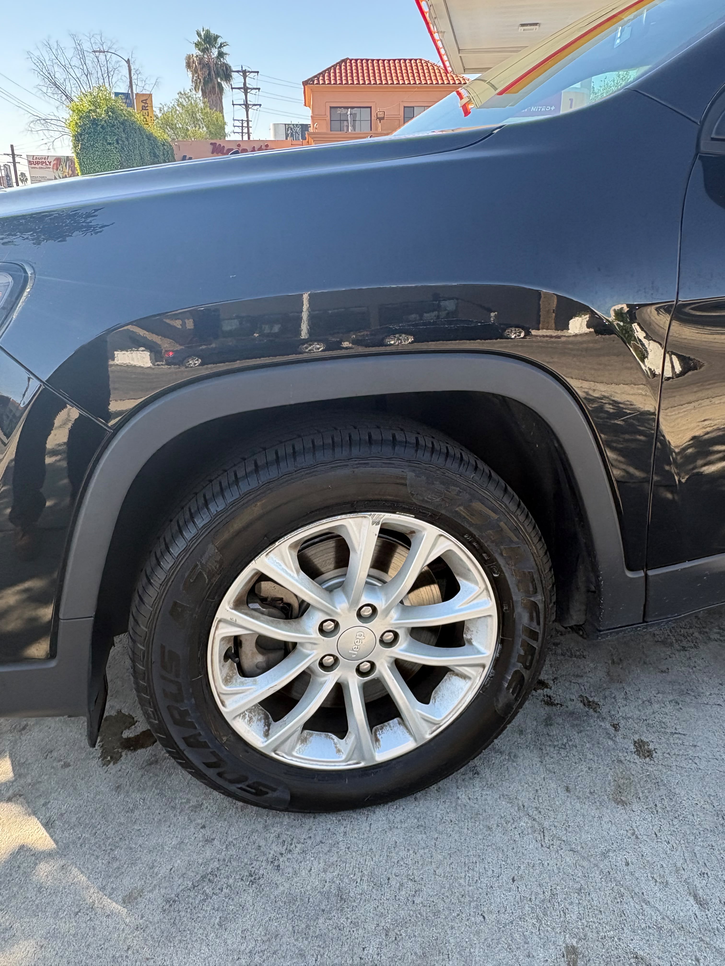 Used 2020 Jeep Cherokee Latitude FWD image 8