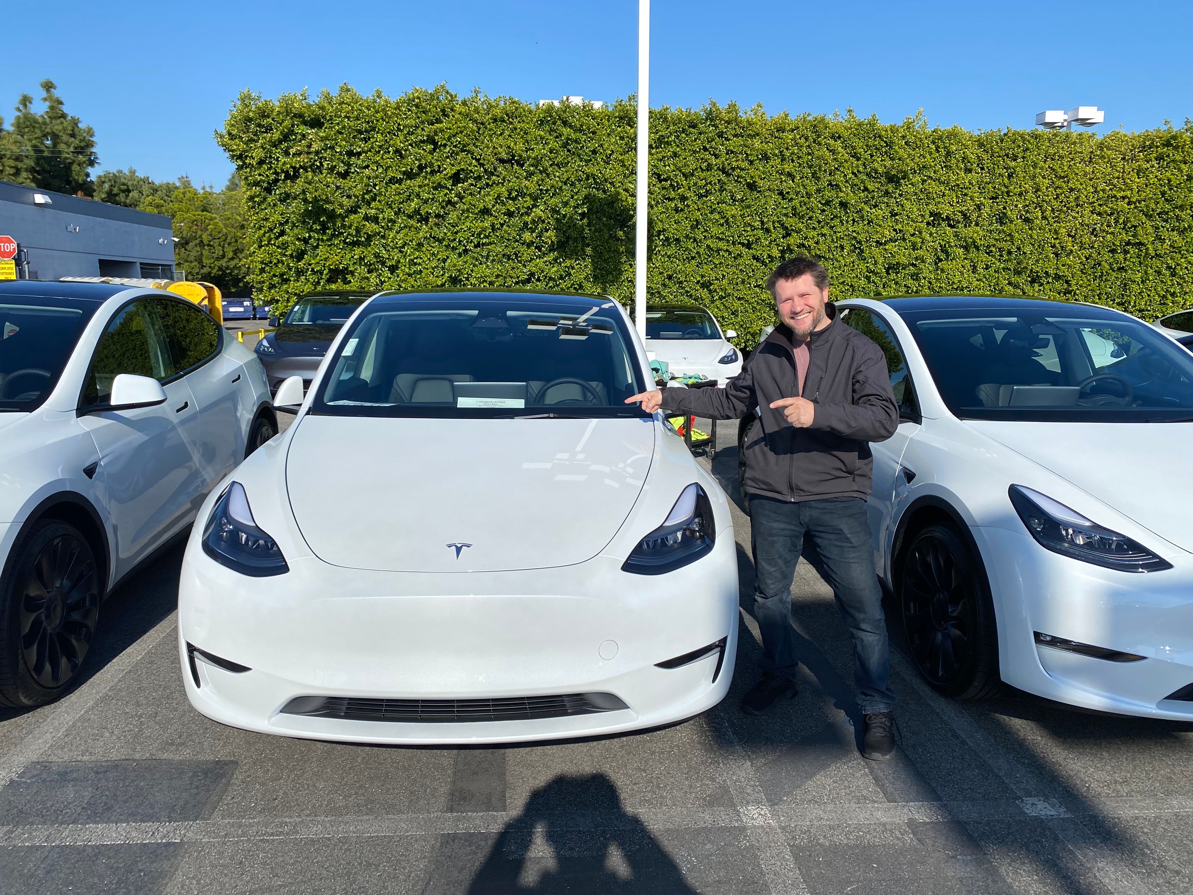 Used 2023 Tesla Model Y AWD image 1