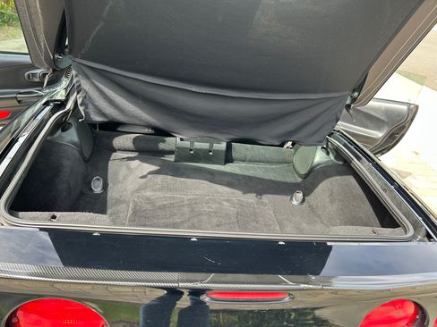 Used 2004 Chevrolet Corvette Coupe w/ Preferred Equipment Group image 10