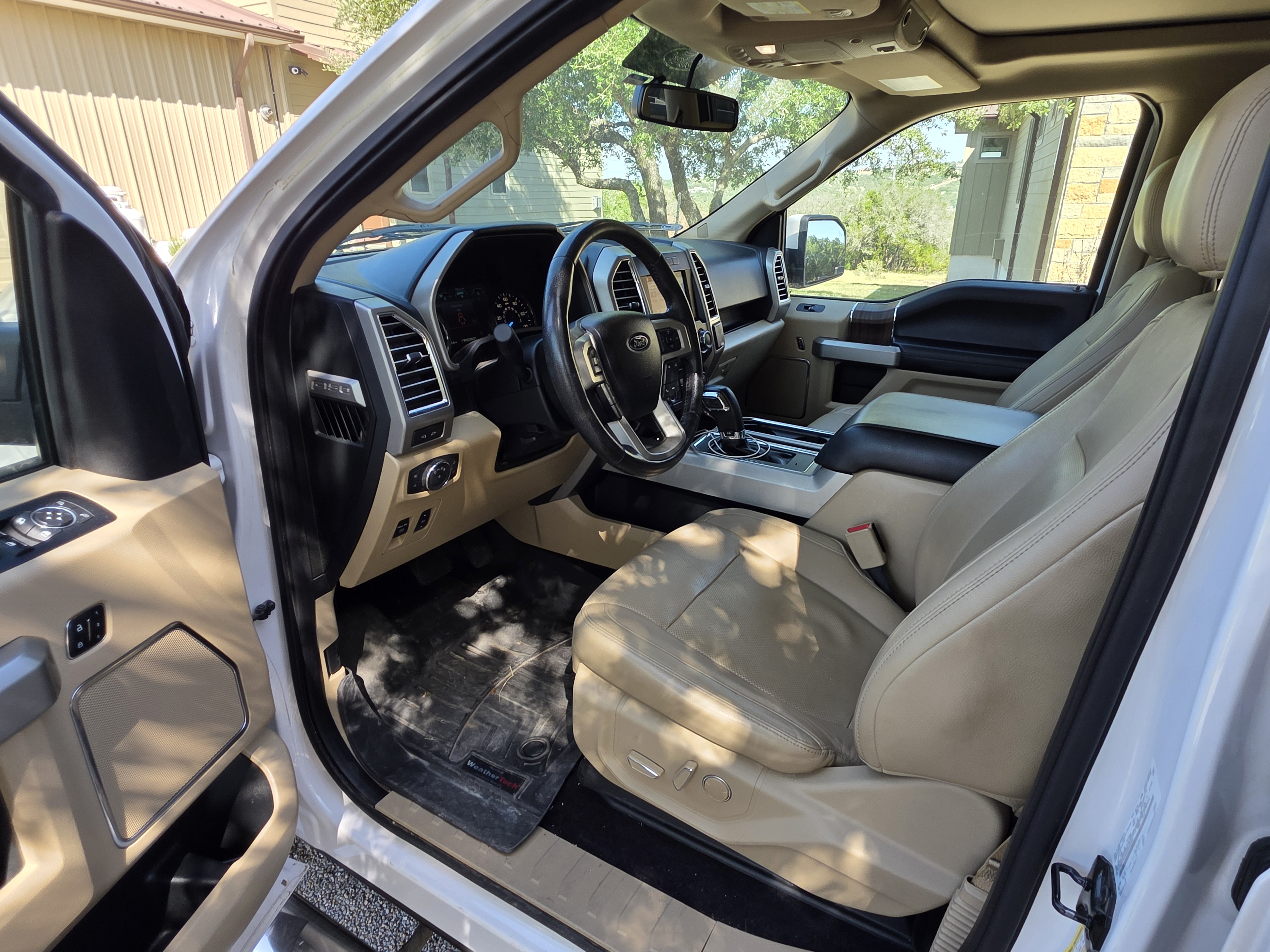 Used 2016 Ford F150 Lariat w/ Equipment Group 501A Mid AWD/4WD image 14