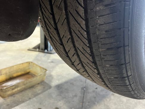 Used 2005 Cadillac XLR image 27