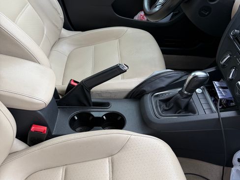 Used 2016 Volkswagen Jetta SE image 16