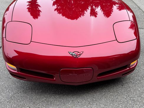 Used 1999 Chevrolet Corvette Coupe w/ Roof Pkg image 18