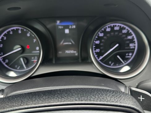 Used 2022 Toyota Camry SE image 9