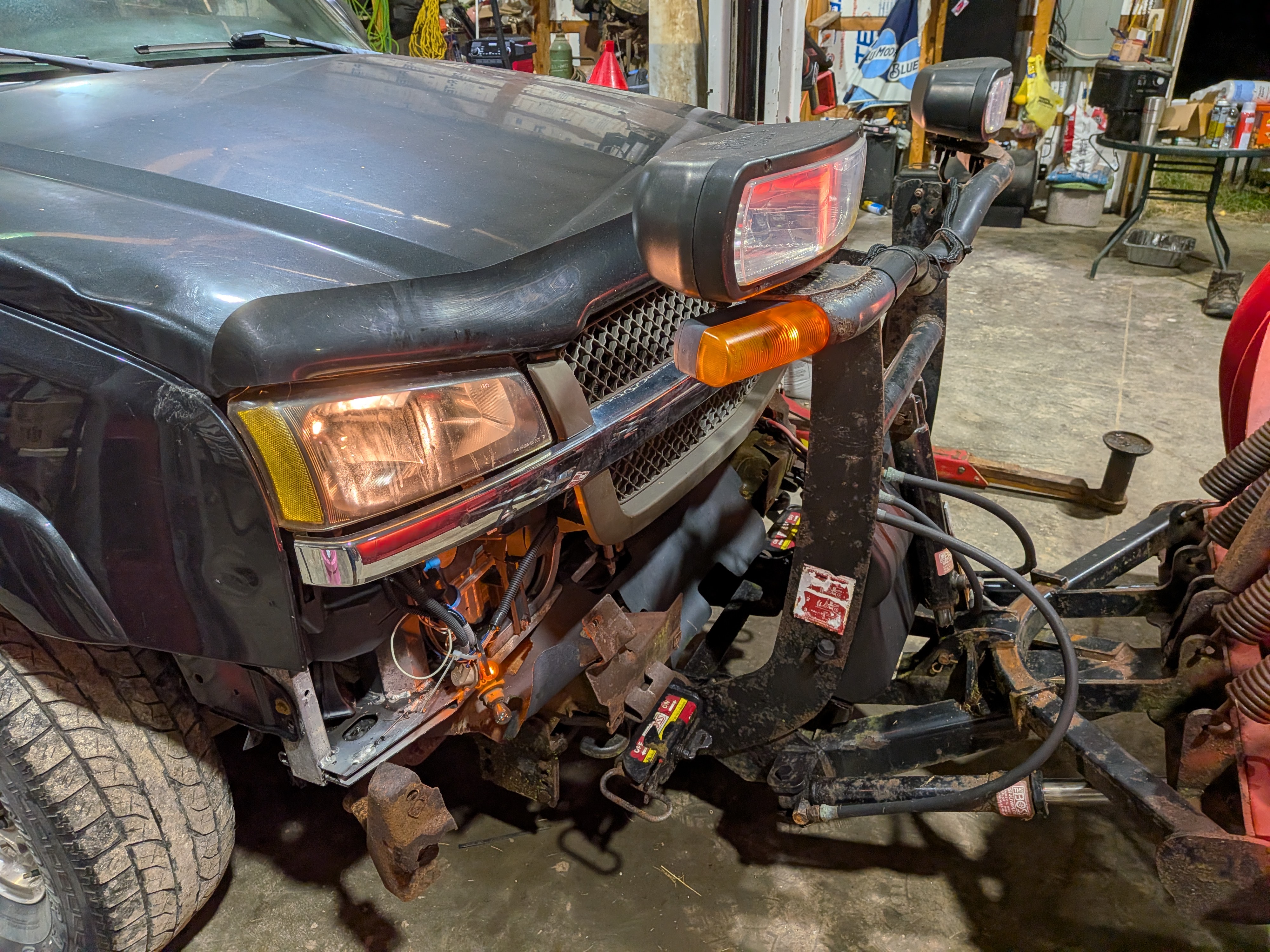 Used 2003 Chevrolet Silverado 2500 LS w/ Snow Plow Prep Package AWD/4WD image 13