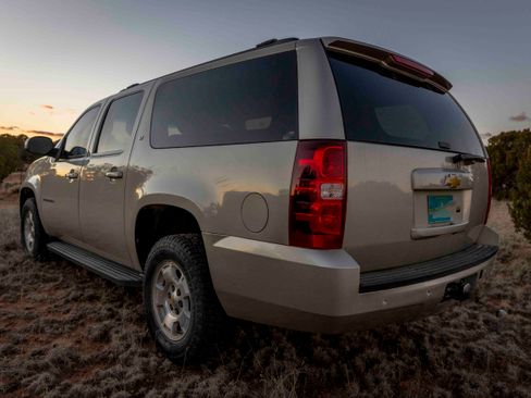 Used 2013 Chevrolet Suburban LT image 13