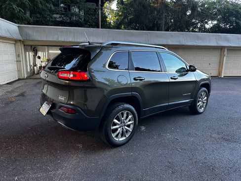 Used 2014 Jeep Cherokee Limited w/ Trailer Tow Group AWD/4WD image 4