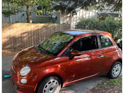 Used 2013 FIAT 500 Pop FWD image 1