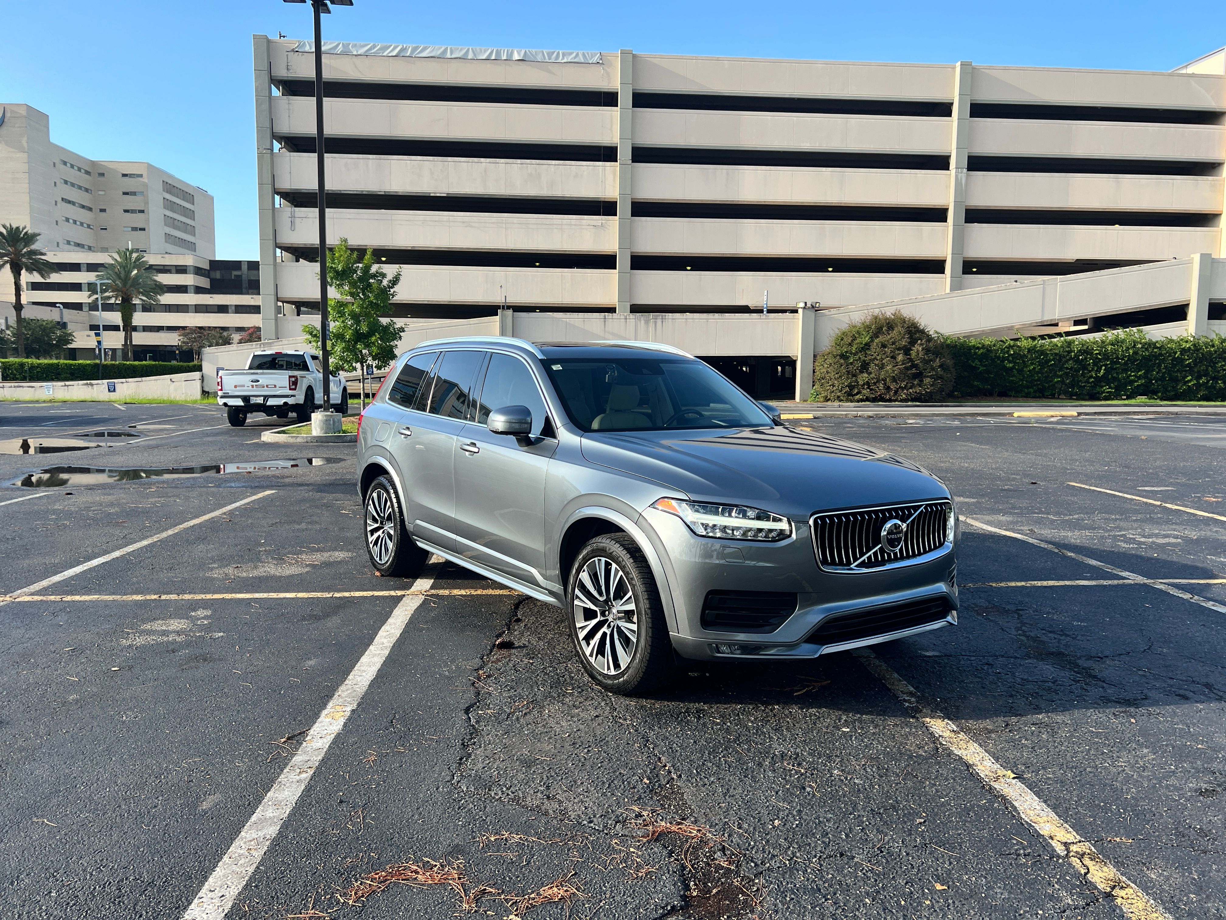 Used 2020 Volvo XC90 T5 Momentum w/ Protection Package Premier FWD image 14