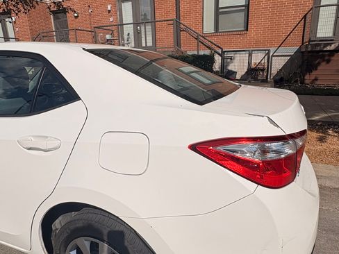 Used 2015 Toyota Corolla LE FWD image 5
