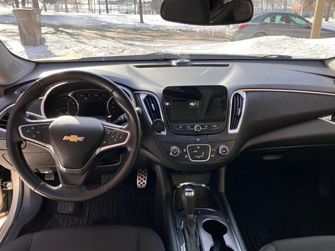 Used 2016 Chevrolet Malibu LT image 15