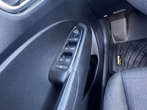 Used 2021 Hyundai Venue SE image 13