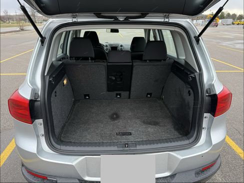 Used 2017 Volkswagen Tiguan Limited w/ Premium Package image 8