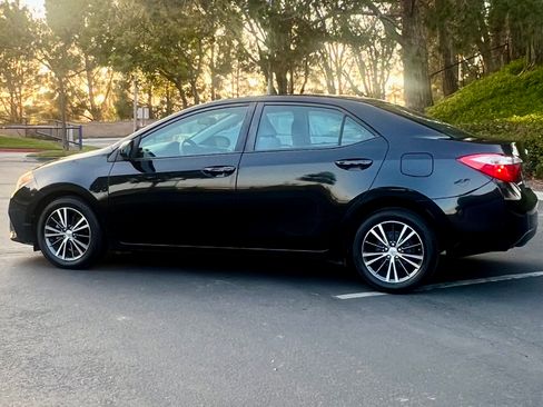 Used 2016 Toyota Corolla LE FWD image 9