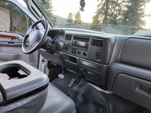 Used 2003 Ford F350 Lariat image 9