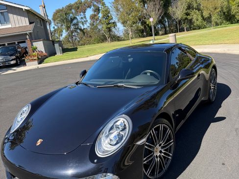 Used 2016 Porsche 911 Carrera 4 Black Edition image 4