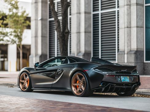 Used 2019 McLaren 570S Spider RWD image 13