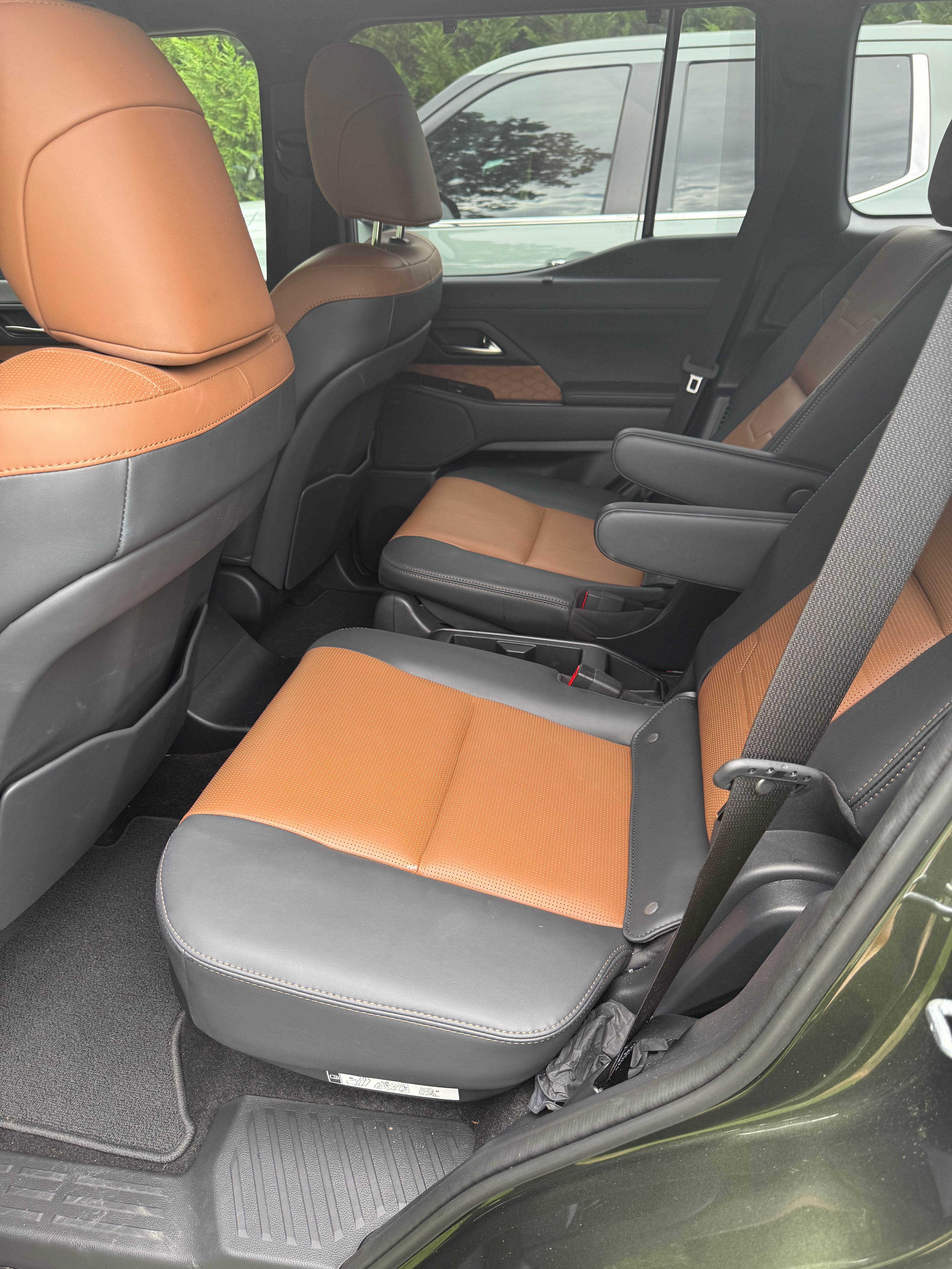 Used 2025 Lexus GX 550 w/ Accessory Package (2T) AWD/4WD image 7