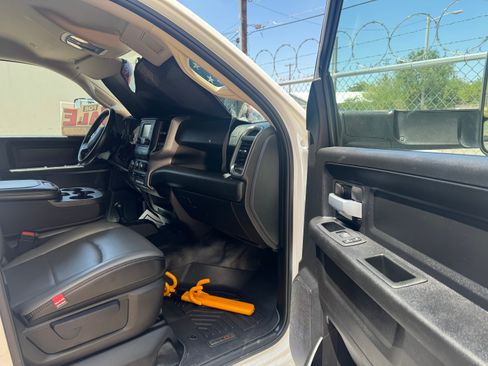 Used 2019 RAM 4500 Tradesman w/ Chrome Appearance Group AWD/4WD image 9